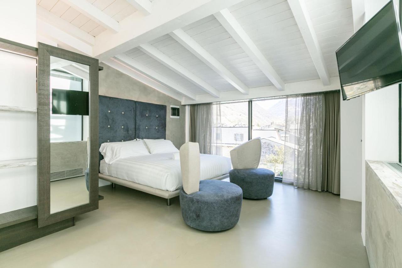 Domus Cavour Rooms&Suites Tirano Exterior foto